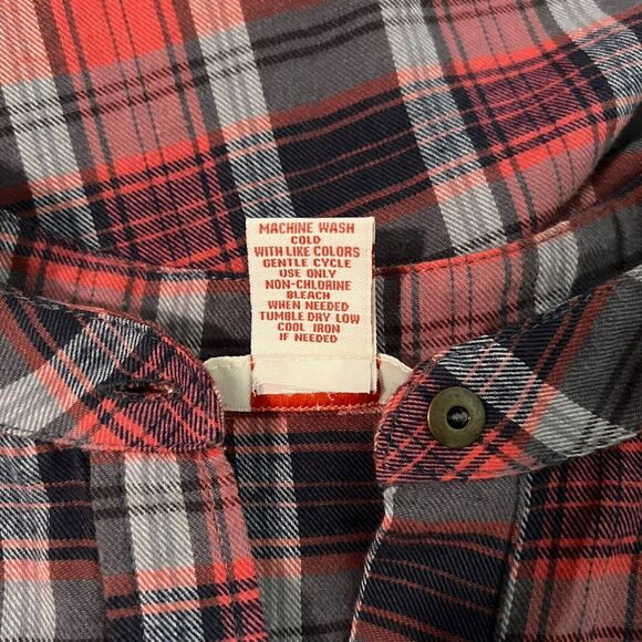 Sundance Red Plaid Flannel Long Sleeve Pull Over Half Button Women's Size Medium - Picture 9 of 10